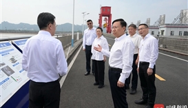 川觀新聞8月22日報道：王曉暉在自貢市樂山市調(diào)研時強調(diào)：進一步鍛長板補短板推動高質(zhì)量發(fā)展，為奮力譜寫中國式現(xiàn)代化四川新篇章作出更大貢獻