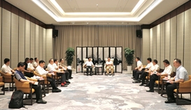 楚雄州委副書記、州長張文旺到集團洽談交流