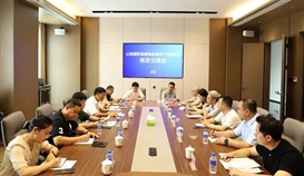集團(tuán)宋佳駿總裁攜新能源產(chǎn)業(yè)鏈相關(guān)企業(yè)代表到云南德勝考察低碳物流循環(huán)產(chǎn)業(yè)園項(xiàng)目