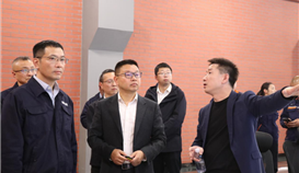 國網(wǎng)樂山供電公司總經(jīng)理楊坤一行到四川德勝調(diào)研交流